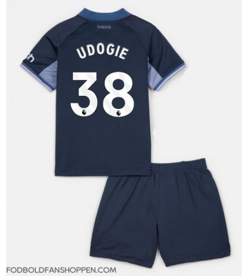 Tottenham Hotspur Destiny Udogie #38 Udebanetrøje Børn 2023-24 Kortærmet (+ Korte bukser)